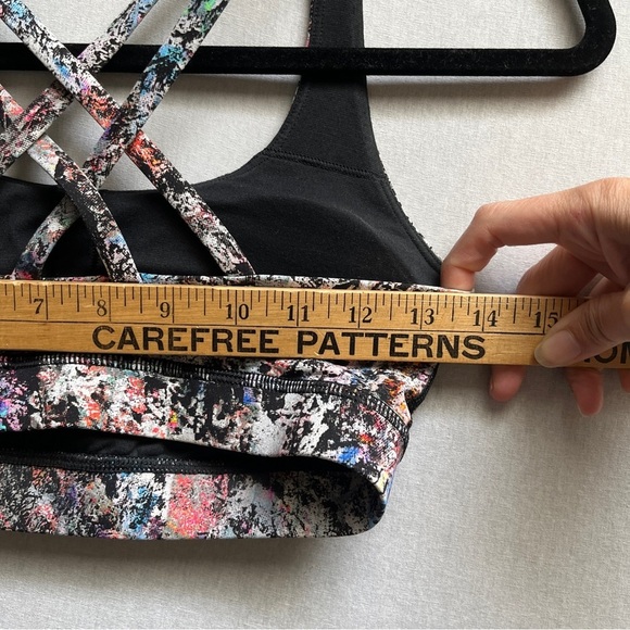 Lululemon Athletica Energy Bra Vitalize Multi Color Strappy Back Sz 4 - Picture 7 of 8